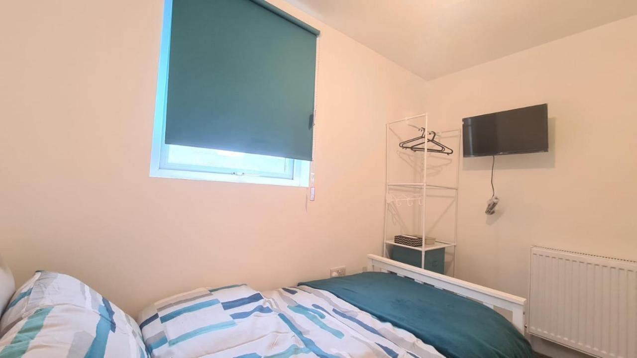 Cosy Single Room In Manor Park Londra Dış mekan fotoğraf