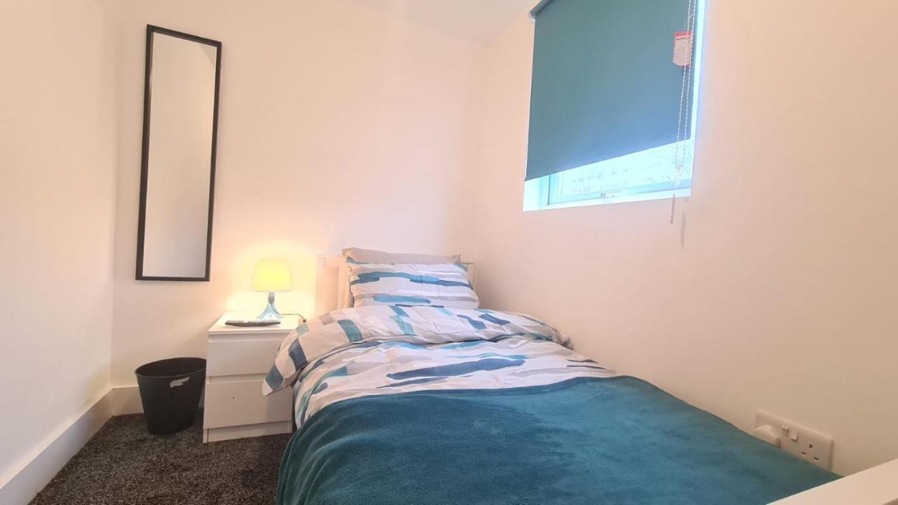 Cosy Single Room In Manor Park Londra Dış mekan fotoğraf